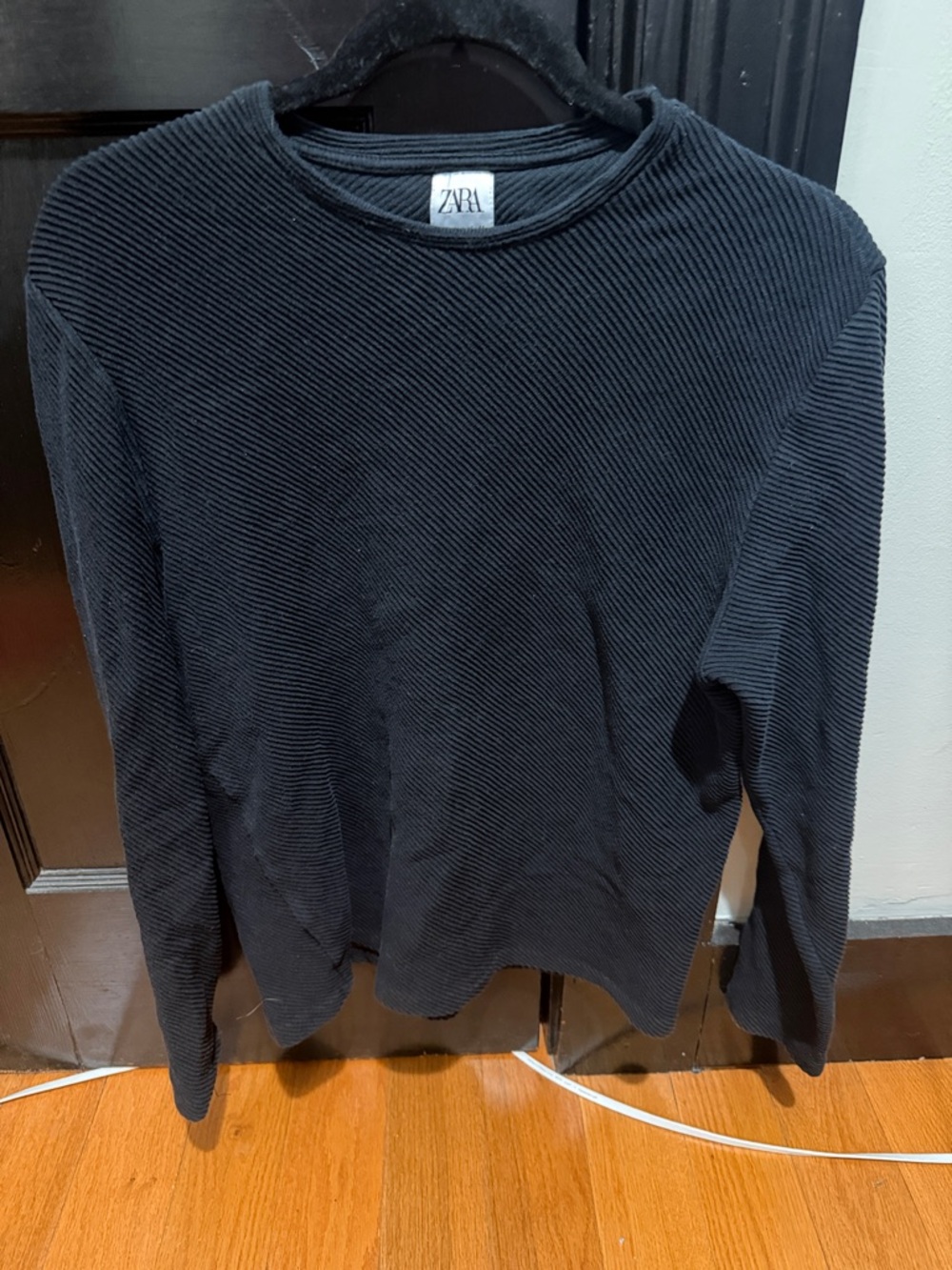 ZARA Men’s Black Ribbed Crewneck Sweater